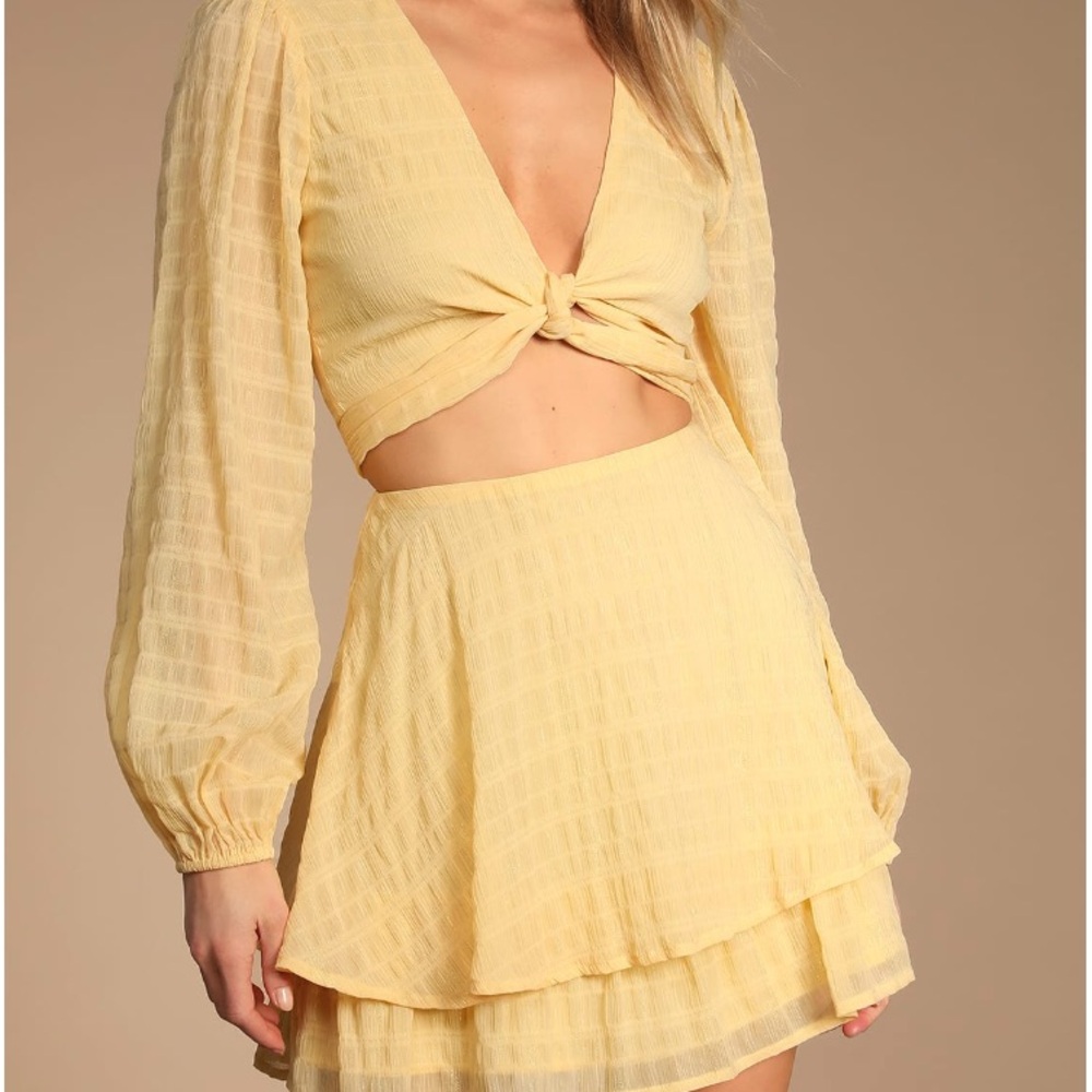 Lulu’s Sunny Sensation Light Yellow Long Sleeve Cropped Wrap top - size …